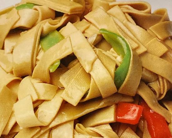 Shredded Tofu Skin And Hot Pepper Stir Fry  Pork （尖椒干豆腐）
